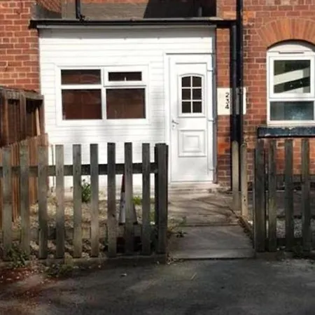 Classic In Leeds Near Roundhay Park Apartment *